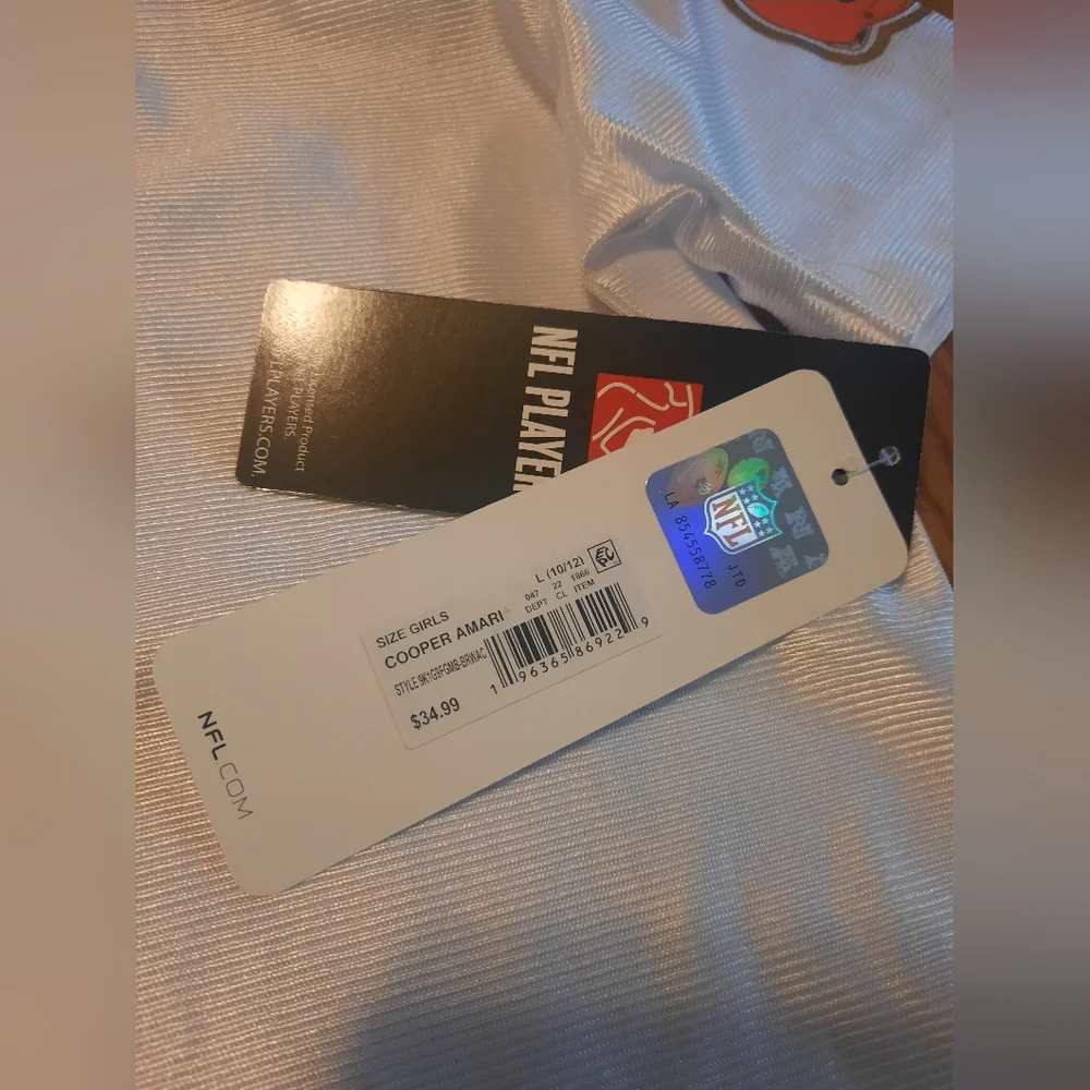 Cleveland Browns Cooper NFL jersey girls size large 10/12